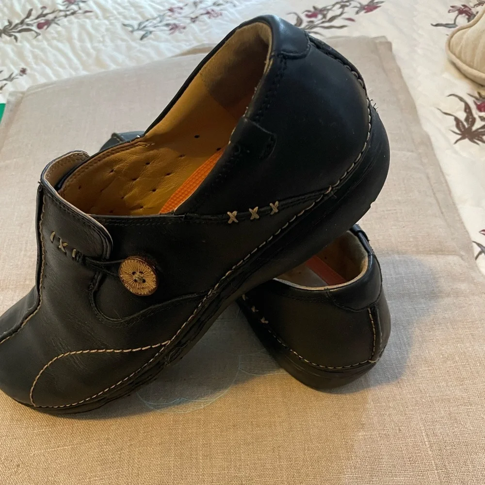 Clark’s Unstructured Un Loop Black Leather Casual Slip-On Shoes - Picture 3 of 11
